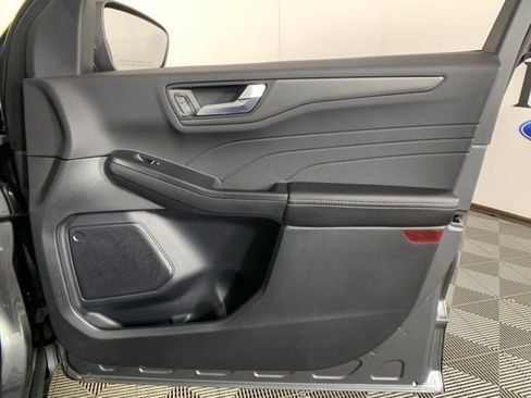 New 2025 Ford Escape SE image 38