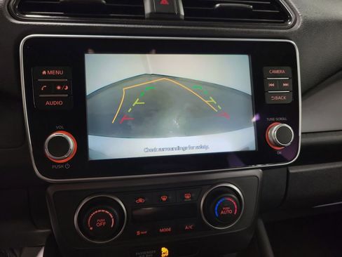 Used 2022 Nissan Leaf S image 17