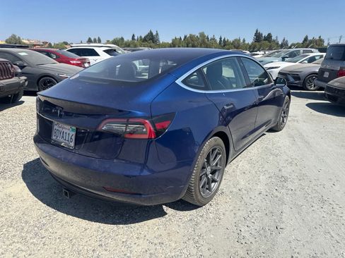 Used 2018 Tesla Model 3 Mid Range RWD image 5