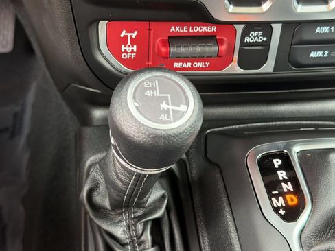 Used 2026 Jeep Wrangler Sport AWD/4WD image 16
