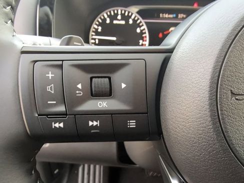 New 2025 Nissan Pathfinder SV image 18