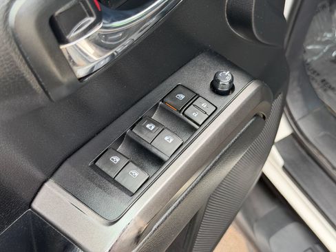 Used 2021 Toyota Tacoma TRD Sport AWD/4WD image 12