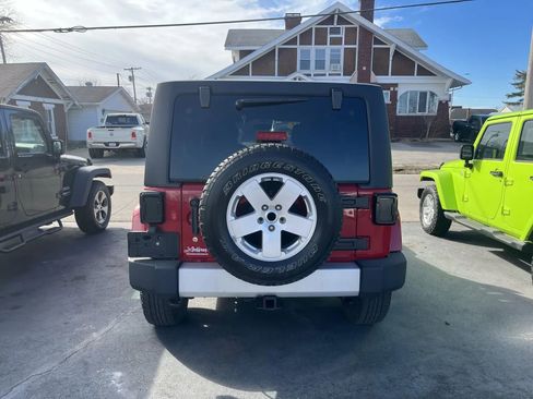 Used 2012 Jeep Wrangler Unlimited Sahara image 6