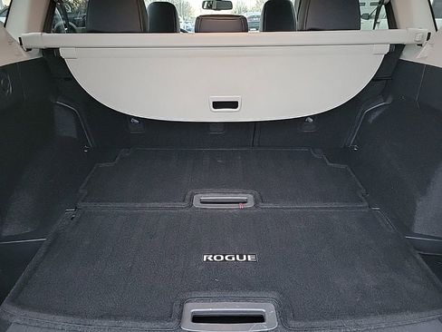 Used 2022 Nissan Rogue SL w/ SL Premium Package image 18