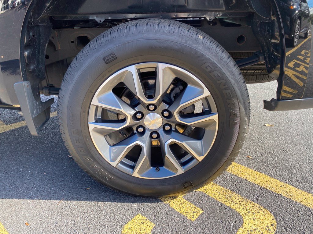 Certified 2024 Chevrolet Silverado 1500 LT AWD/4WD image 9