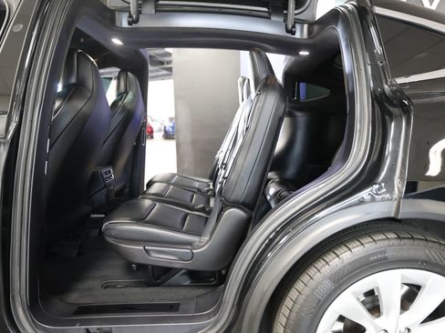 Used 2018 Tesla Model X 75D image 47