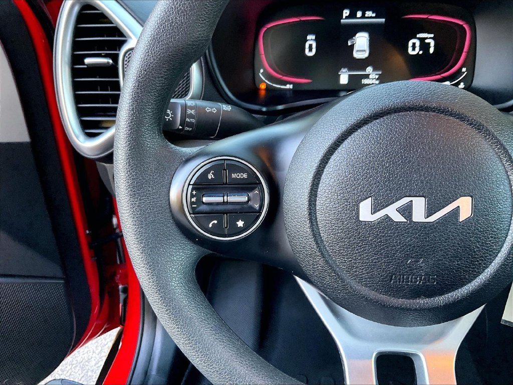 Used 2023 Kia Soul LX FWD image 22