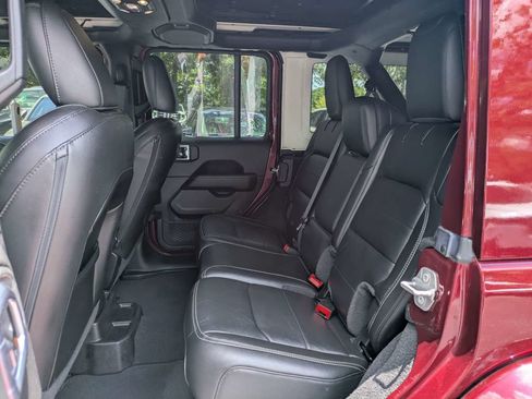 Used 2021 Jeep Wrangler Unlimited Sahara AWD/4WD image 14