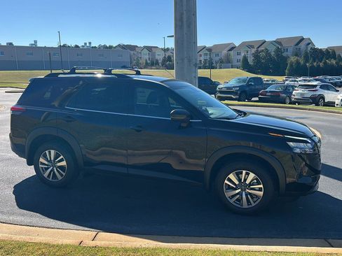 New 2026 Nissan Pathfinder SL FWD image 7
