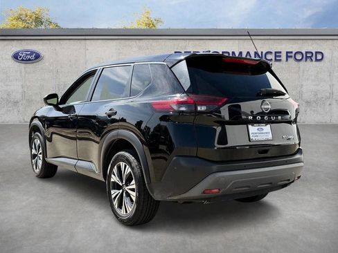 Used 2023 Nissan Rogue SV image 10