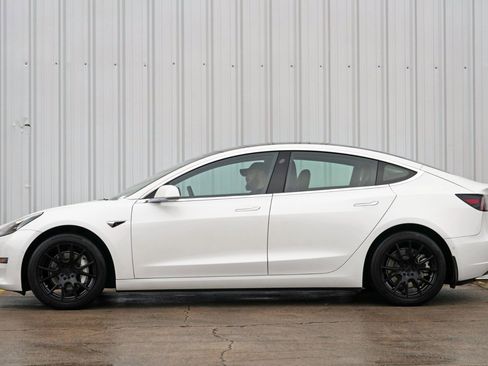 Used 2019 Tesla Model 3 Standard Range Plus image 8