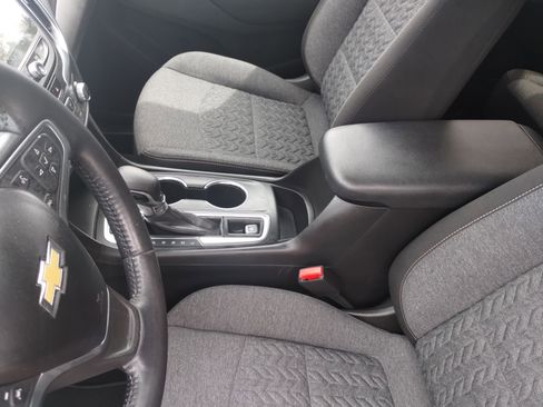 Used 2022 Chevrolet Equinox LT image 13