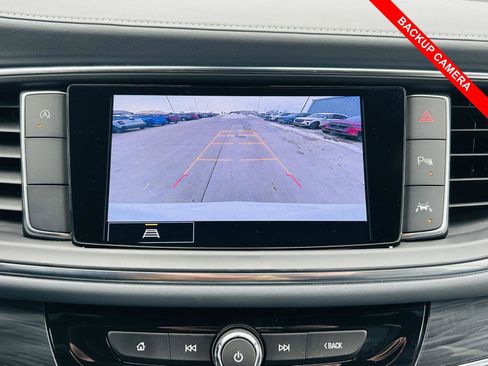 Used 2023 Buick Enclave Essence image 10