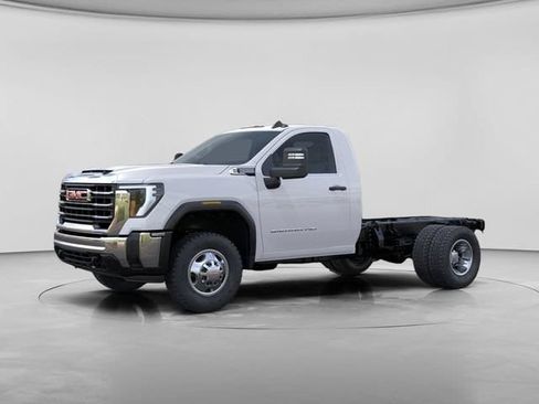 New 2026 GMC Sierra 3500 Pro w/ Convenience Package AWD/4WD image 2