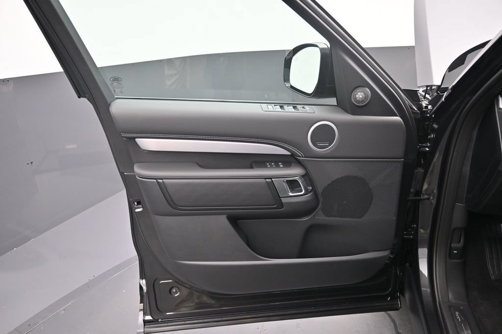 New 2026 Land Rover Discovery Limited Edition AWD/4WD image 23