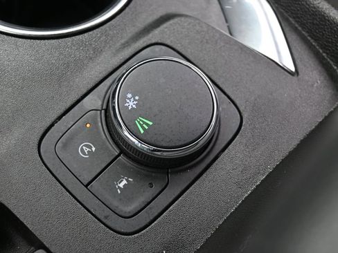 Used 2023 Chevrolet Traverse LT image 27