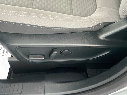 Used 2022 Ford Escape SE FWD image 19