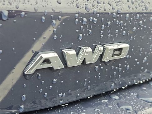 Used 2025 Cadillac XT6 Premium Luxury image 39