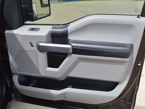 Used 2018 Ford F150 XLT AWD/4WD image 22