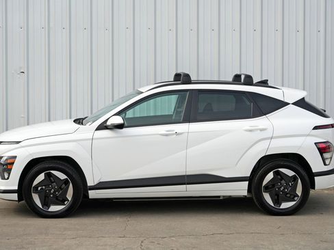 Used 2025 Hyundai Kona SEL image 48