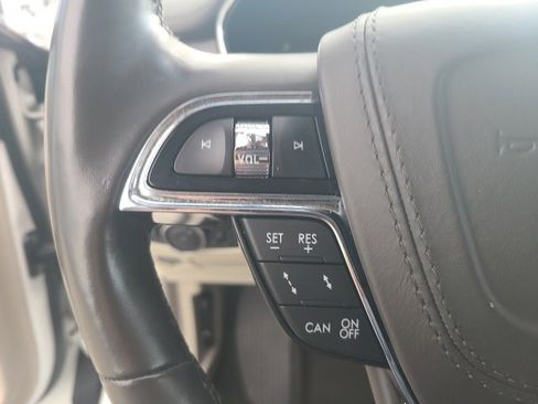 Used 2020 Lincoln Continental Reserve w/ Luxury Package image 22