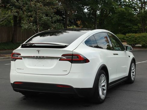 Used 2017 Tesla Model X 90D AWD/4WD image 7