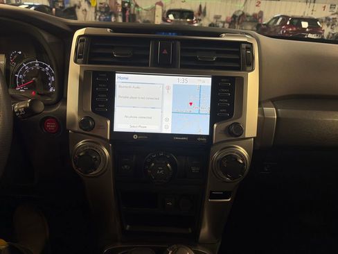 Certified 2020 Toyota 4Runner SR5 Premium AWD/4WD image 18