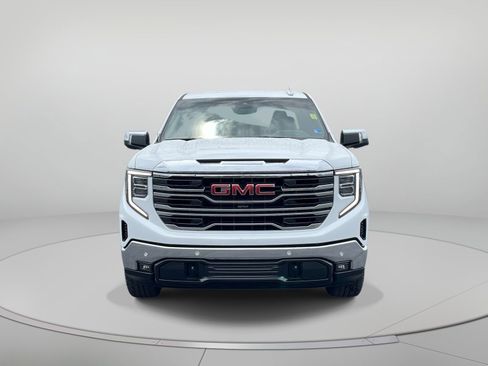 Used 2023 GMC Sierra 1500 SLT w/ SLT Premium Package AWD/4WD image 11