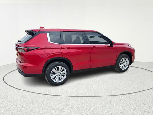New 2026 Mitsubishi Outlander ES FWD image 7