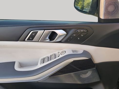 Used 2023 BMW X7 M60i w/ Executive Package image 28