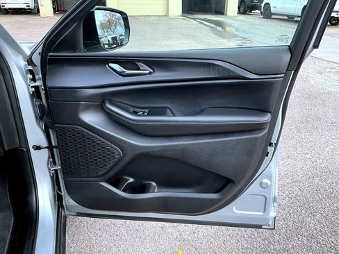 Certified 2024 Jeep Grand Cherokee L Altitude image 16