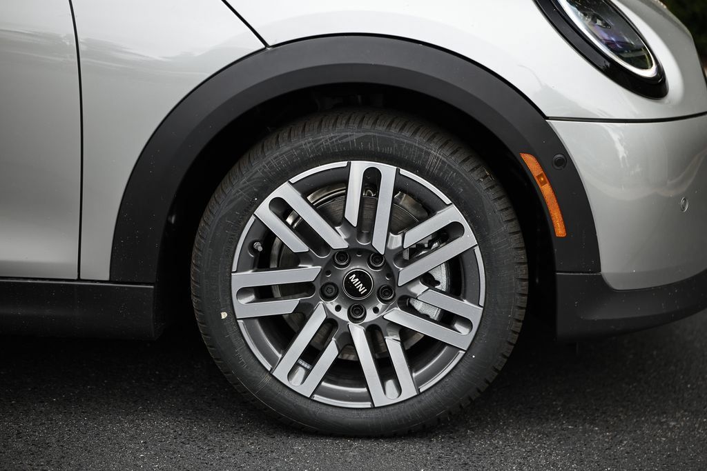 New 2026 MINI Cooper 4-Door Hardtop FWD image 5