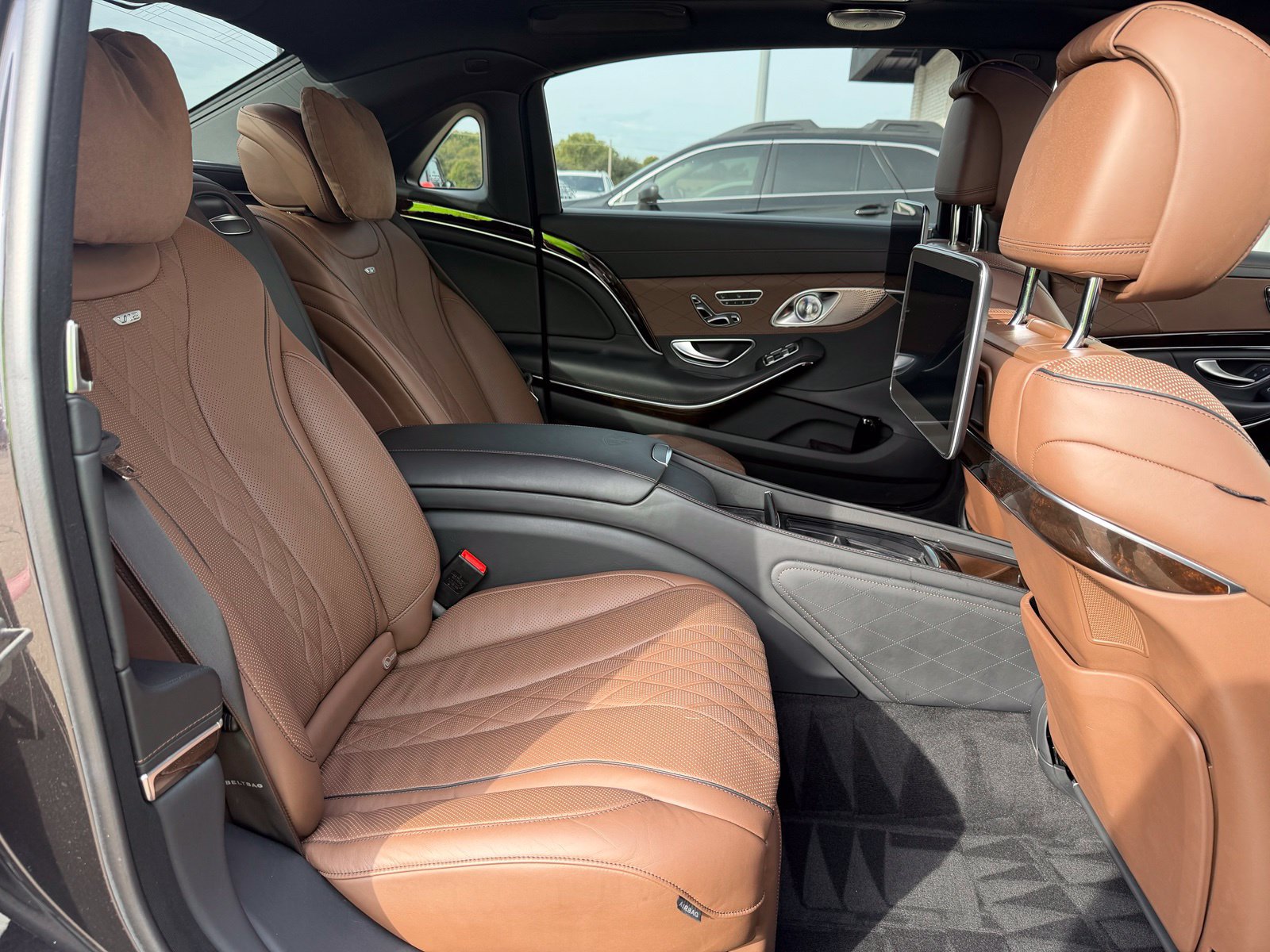 Used 2018 Mercedes-Benz Maybach S 650 image 35