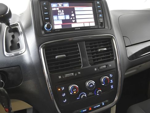 Used 2017 Dodge Grand Caravan SE w/ Power Window Group image 25