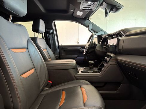 Used 2024 GMC Sierra 1500 AT4 w/ Technology Package image 23