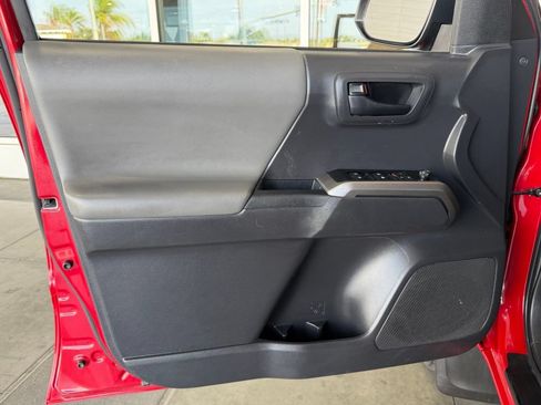 Certified 2023 Toyota Tacoma SR5 AWD/4WD image 19