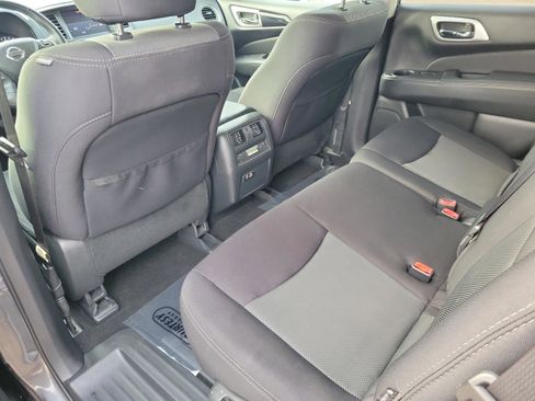 Used 2020 Nissan Pathfinder SV w/ Cargo Package image 10
