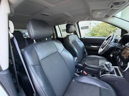 Used 2016 Jeep Compass Latitude AWD/4WD image 35