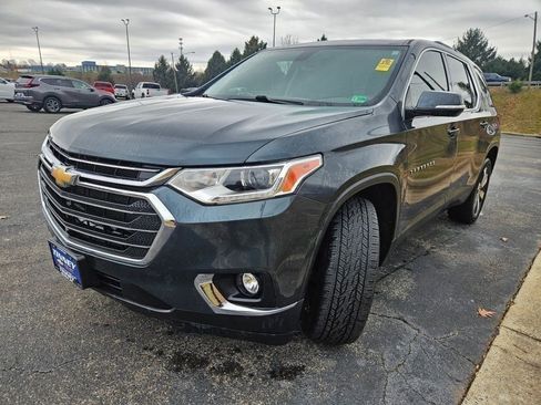 Used 2020 Chevrolet Traverse LT w/ LT Premium Package image 3
