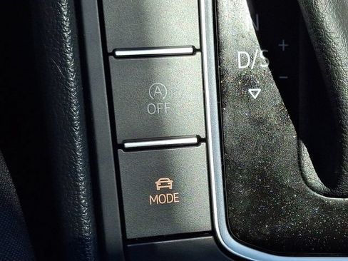 Used 2019 Volkswagen Jetta GLI FWD image 25