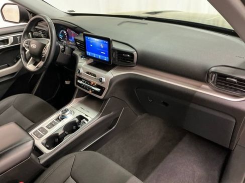 Used 2023 Ford Explorer XLT RWD image 18