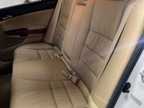 Used 2011 Honda Accord EX-L image 9