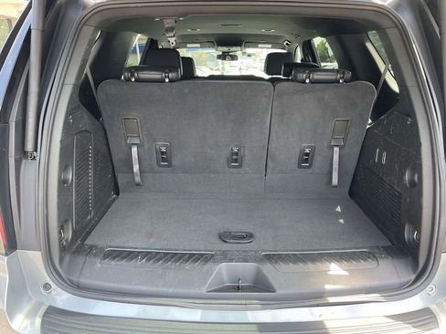 Used 2024 Chevrolet Tahoe LT RWD image 8