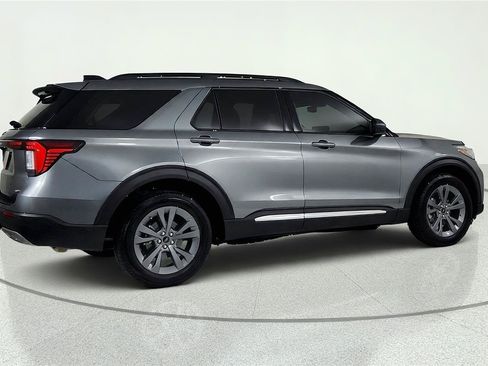 Used 2025 Ford Explorer Active w/ Active Comfort Package AWD/4WD image 7