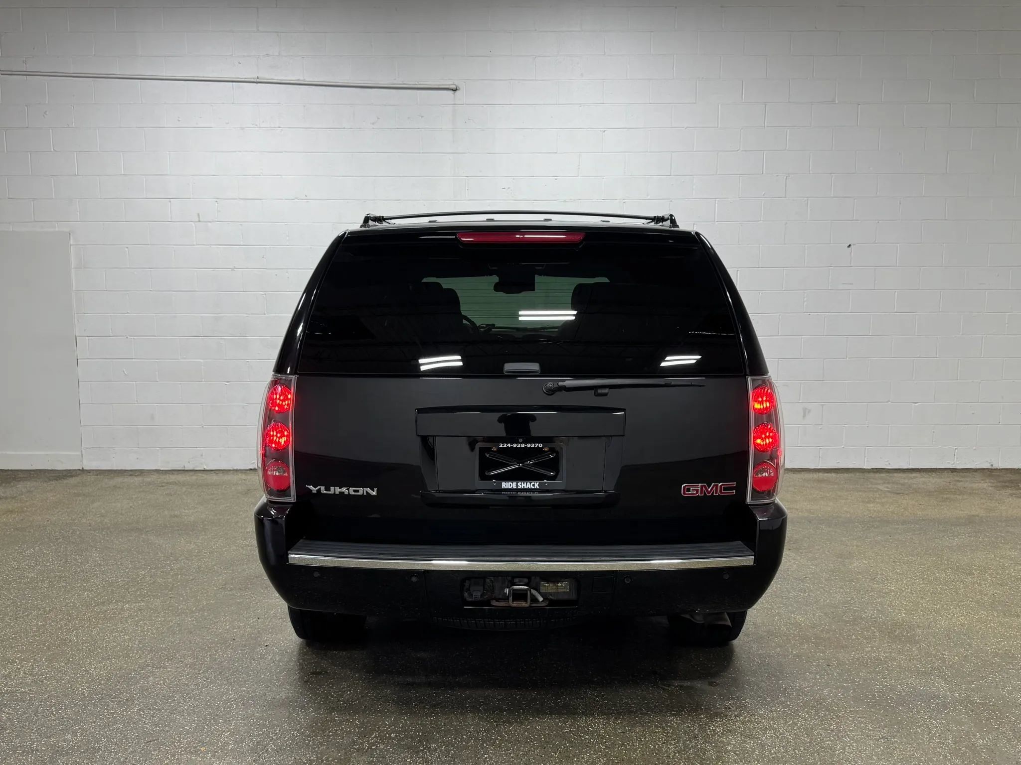 Used 2013 GMC Yukon Denali AWD/4WD image 4