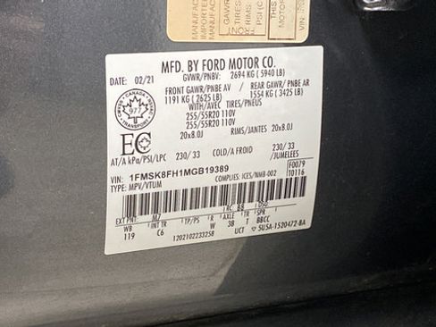 Used 2021 Ford Explorer Limited w/ Class III Trailer Tow Package AWD/4WD image 30