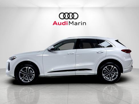 Used 2025 Audi Q5 Premium AWD/4WD image 2