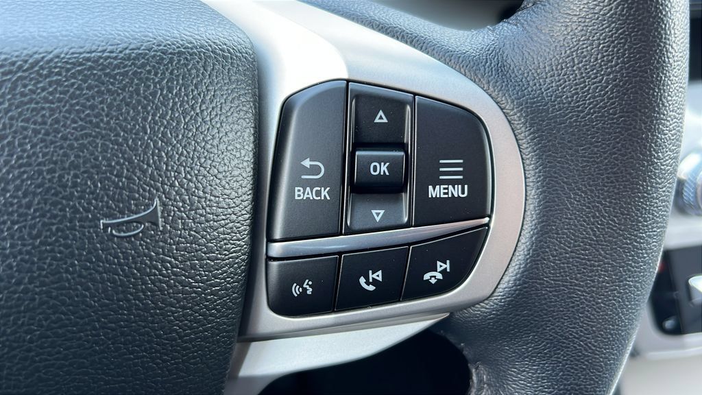 Used 2023 Ford Explorer XLT w/ Equipment Group 202A AWD/4WD image 18