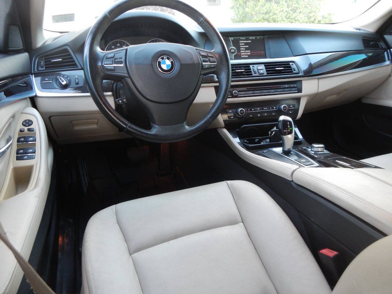 Used 2011 BMW 535i xDrive Sedan AWD/4WD image 31