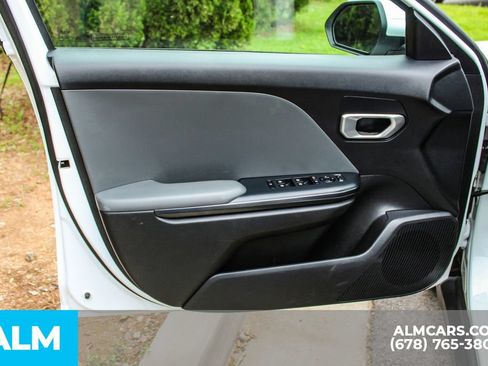 Used 2025 Kia K4 FWD image 36